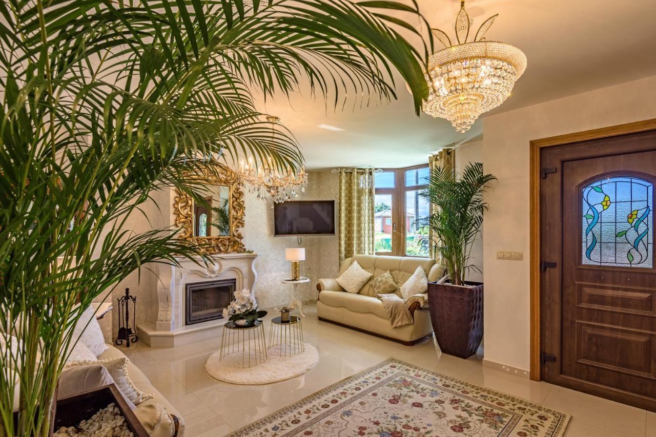 Вилла Casa Victoria Garden Con Jacuzzi Y Piscina Кальдас-де-Рейес Экстерьер фото